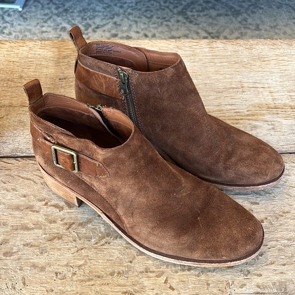 Brown boots, women’s size 9, worn once, like new condition. Brand: Kork-Ease. - Picture 4 of 4